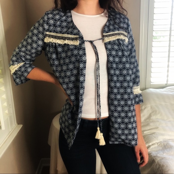 3 LEFT S-L Boho Chic Embroidered Blue Kimono Fringe Top - Picture 7 of 7